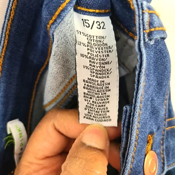 Celebrity Pink Women's Medium Wash Jeans Denim Pants Size 15/32 Distressed - Picture 7 of 7